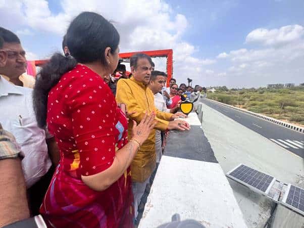 गडकरी ने वड़ोदरा में 48 करोड़ रुपये की दो राष्ट्रीय राजमार्ग परियोजनाओं का उद्घाटन किया