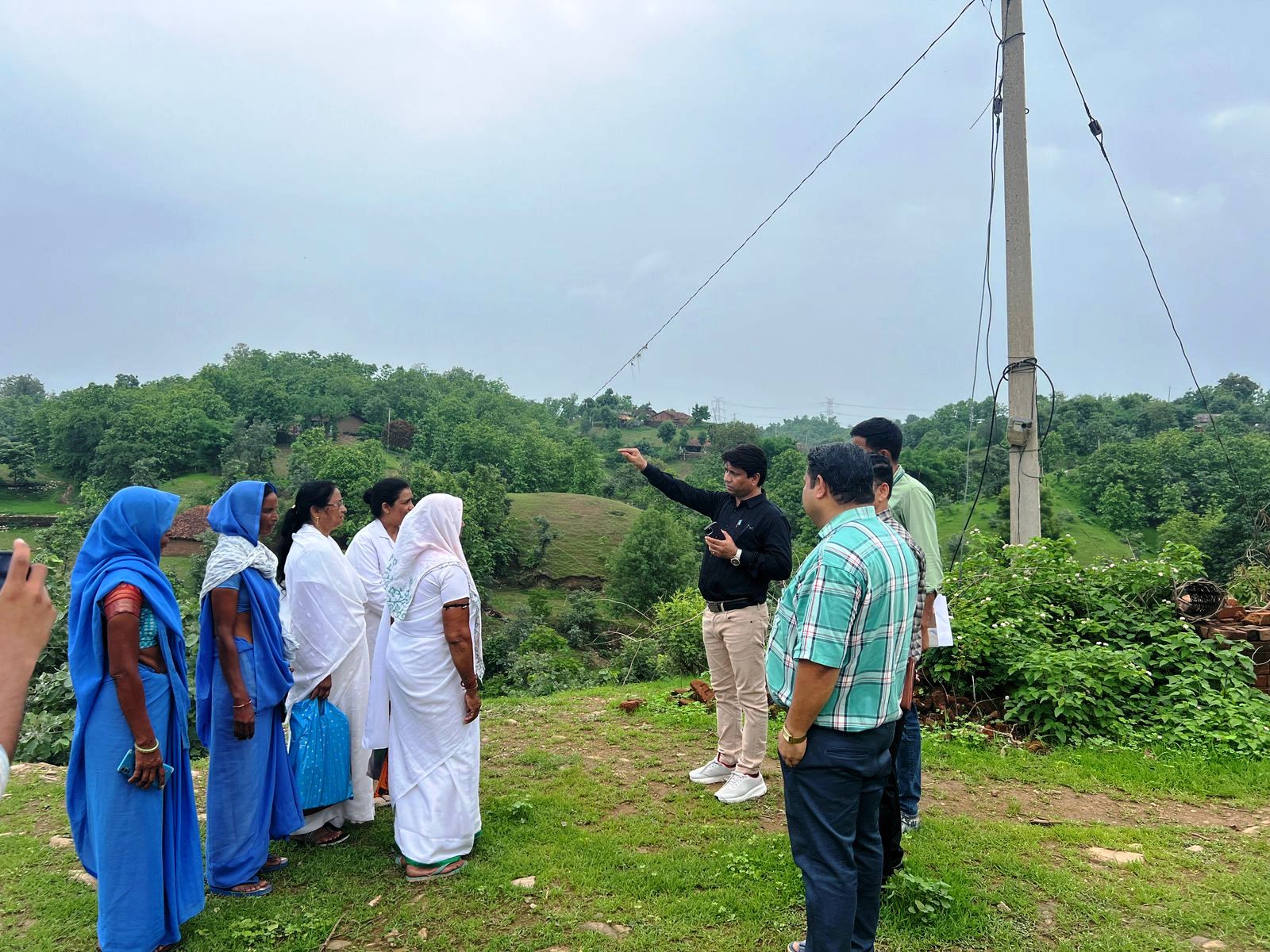 चांदीपुरा वायरस : सीएमएचओ ने किया हाई अलर्ट क्षेत्र का दौरा