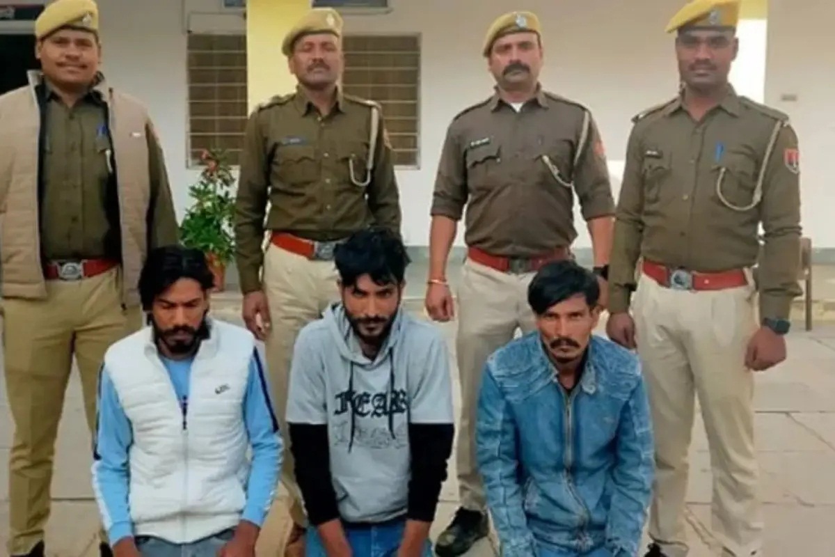 महिला गाड़ी में बैठी, चार जनों ने वीडियो बनाए और 5 लाख मांगे, पुलिस ने हनीट्रैप गिरोह का पर्दाफाश किया